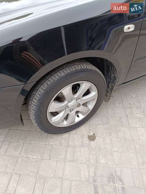 Седан Kia Magentis 2005 в Хмельнике