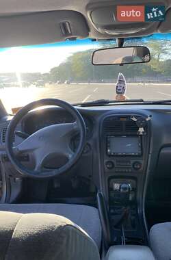 Седан Kia Magentis 2003 в 