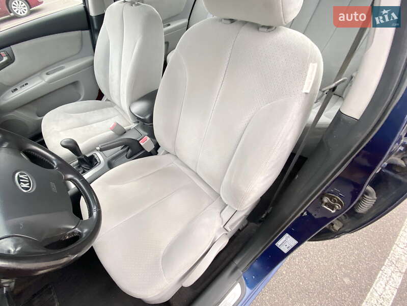 Седан Kia Magentis 2006 в Киеве