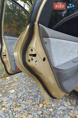 Седан Kia Magentis 2003 в  фото 15 Седан Kia Magentis 2003 в