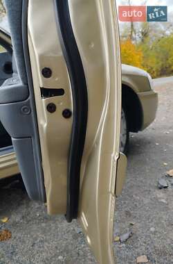 Седан Kia Magentis 2003 в  фото 20 Седан Kia Magentis 2003 в