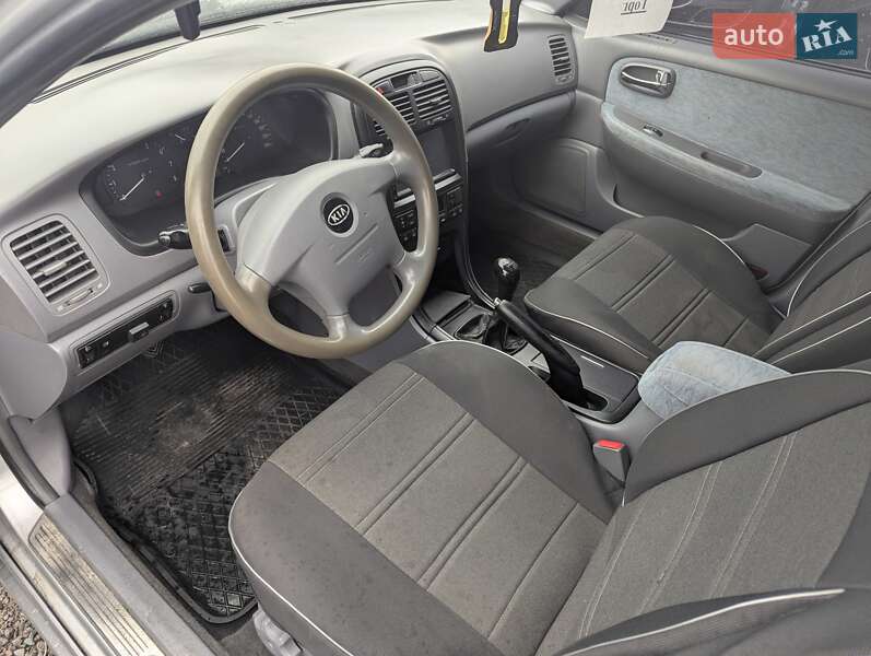 Седан Kia Magentis 2006 в Ровно