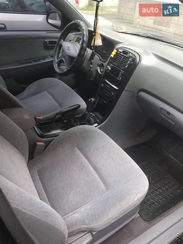 Седан Kia Magentis 2004 в Белой Церкви