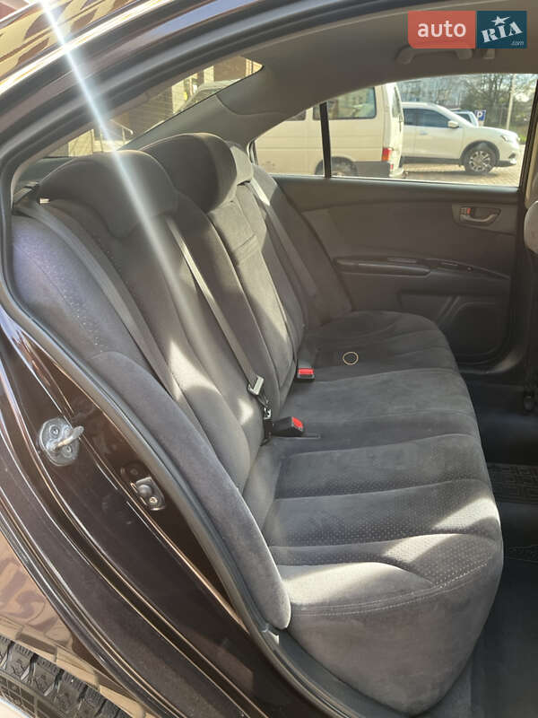 Седан Kia Magentis 2007 в Измаиле