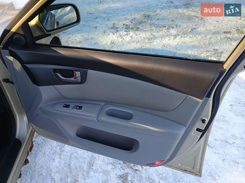 Седан Kia Magentis 2008 в Киеве