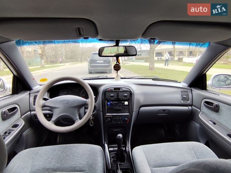 Седан Kia Magentis 2004 в Черноморске