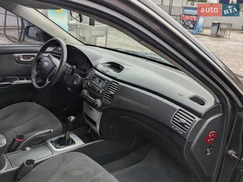 Седан Kia Magentis 2007 в Староконстантинове