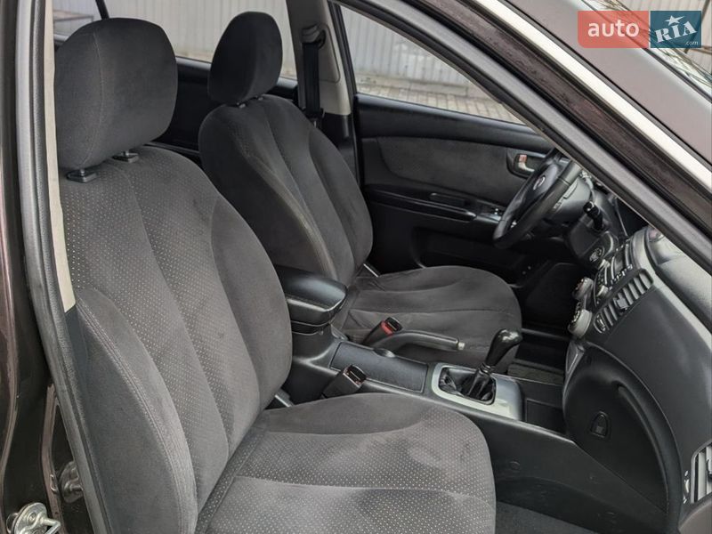 Седан Kia Magentis 2007 в Староконстантинове