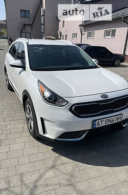 Позашляховик / Кросовер Kia Niro 2018 в Івано-Франківську