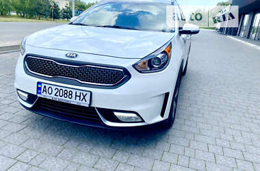 Позашляховик / Кросовер Kia Niro 2016 в 