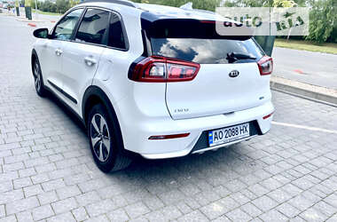 Позашляховик / Кросовер Kia Niro 2016 в 