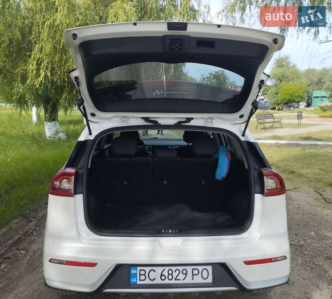 Позашляховик / Кросовер Kia Niro 2017 в Овідіополі фото 4 Позашляховик / Кросовер Kia Niro 2017 в Овідіополі