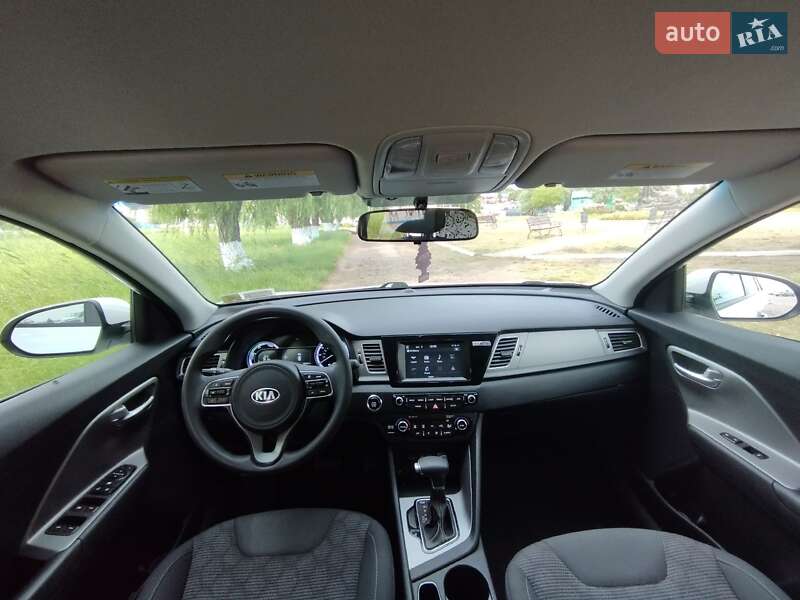 Позашляховик / Кросовер Kia Niro 2017 в Овідіополі фото 13 Позашляховик / Кросовер Kia Niro 2017 в Овідіополі
