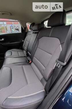 Позашляховик / Кросовер Kia Niro 2019 в 