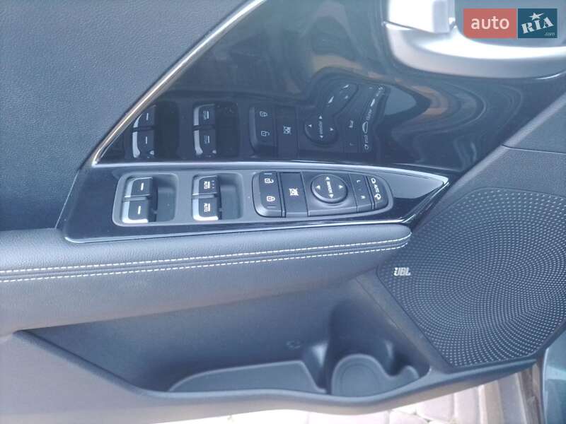 Внедорожник / Кроссовер Kia Niro 2020 в Киеве