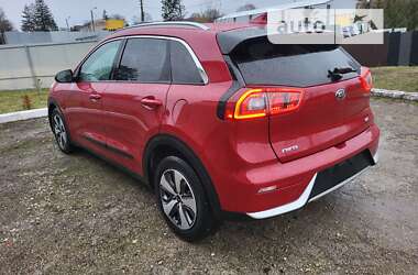 Позашляховик / Кросовер Kia Niro 2017 в Тернополі