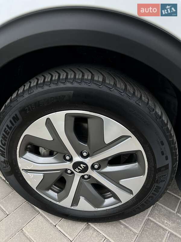 Позашляховик / Кросовер Kia Niro 2019 в Житомирі