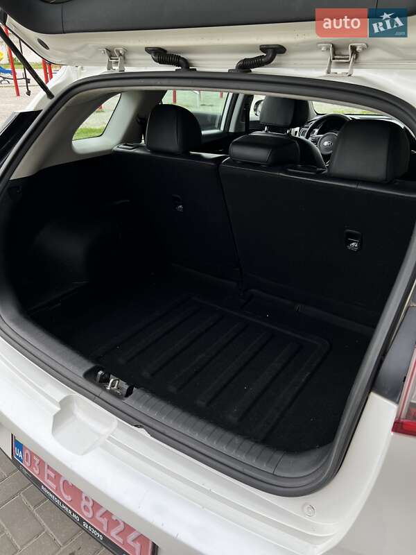 Позашляховик / Кросовер Kia Niro 2019 в Житомирі