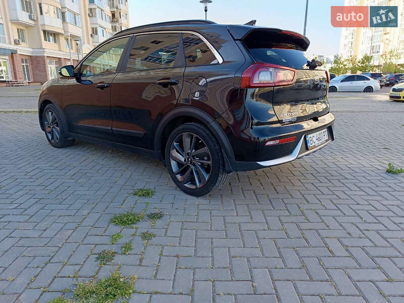 Внедорожник / Кроссовер Kia Niro 2017 в Николаеве