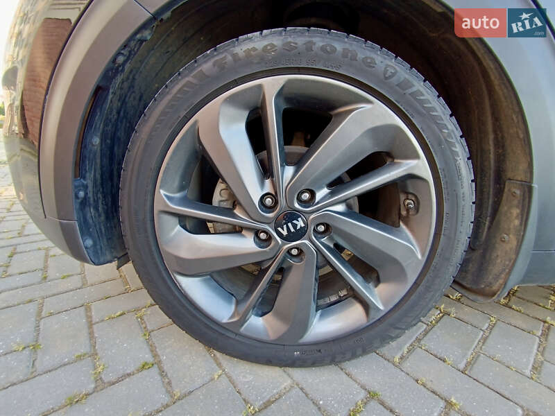Внедорожник / Кроссовер Kia Niro 2017 в Николаеве