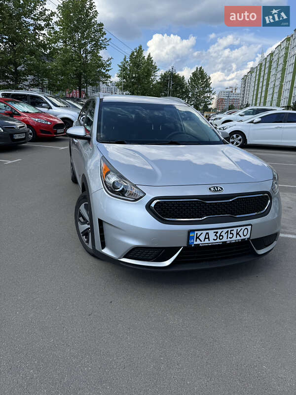 Внедорожник / Кроссовер Kia Niro 2017 в Киеве фото 2 Внедорожник / Кроссовер Kia Niro 2017 в Киеве