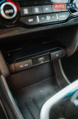 Внедорожник / Кроссовер Kia Niro 2019 в 