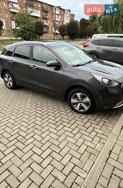 Внедорожник / Кроссовер Kia Niro 2017 в 
