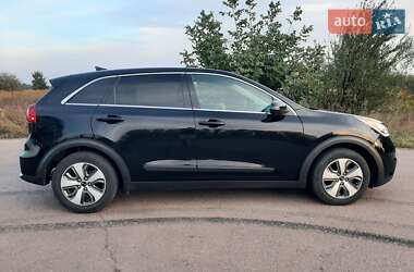 Внедорожник / Кроссовер Kia Niro 2017 в Киеве