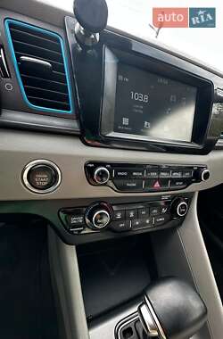 Внедорожник / Кроссовер Kia Niro 2019 в 