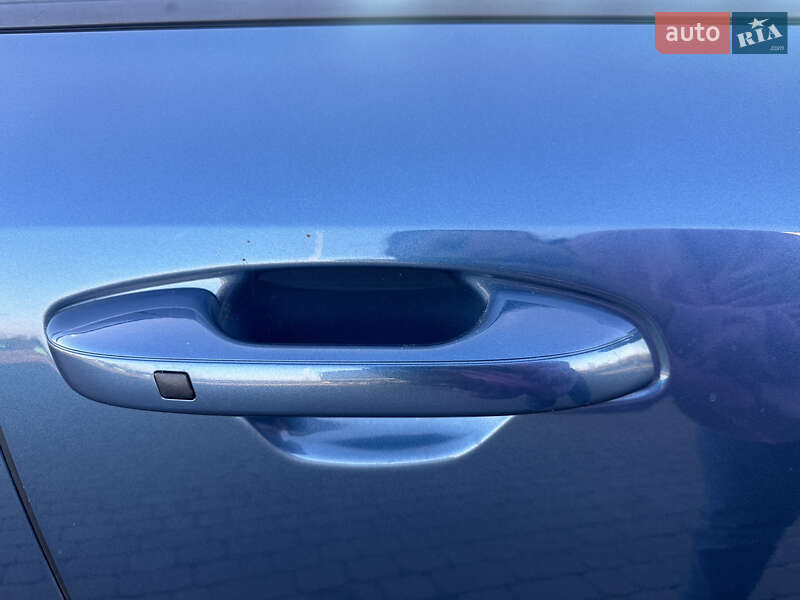 Внедорожник / Кроссовер Kia Niro 2023 в Новояворовске