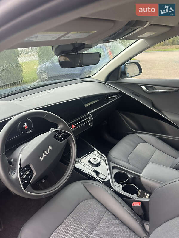 Внедорожник / Кроссовер Kia Niro 2023 в Новояворовске