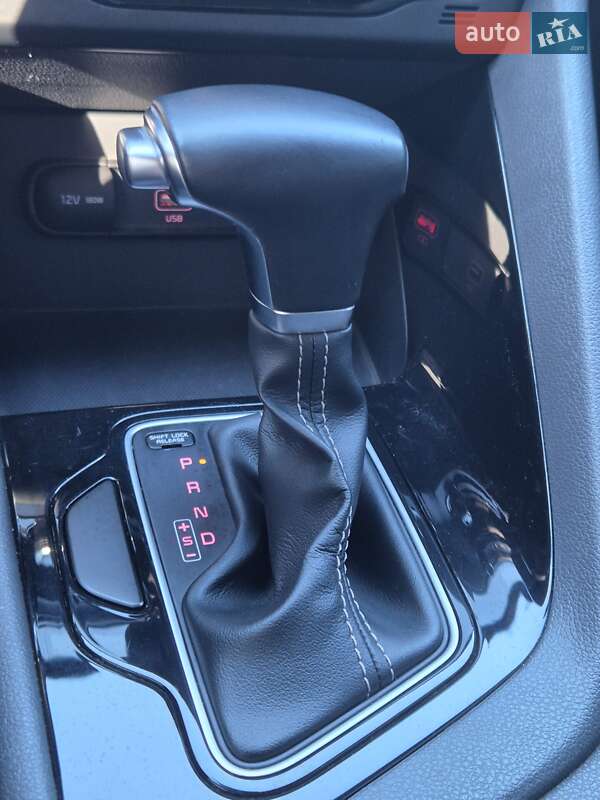 Позашляховик / Кросовер Kia Niro 2020 в Дніпрі