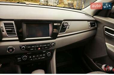 Внедорожник / Кроссовер Kia Niro 2017 в 