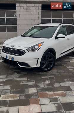 Позашляховик / Кросовер Kia Niro 2017 в Броварах