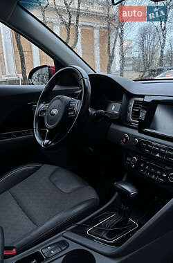 Внедорожник / Кроссовер Kia Niro 2017 в 
