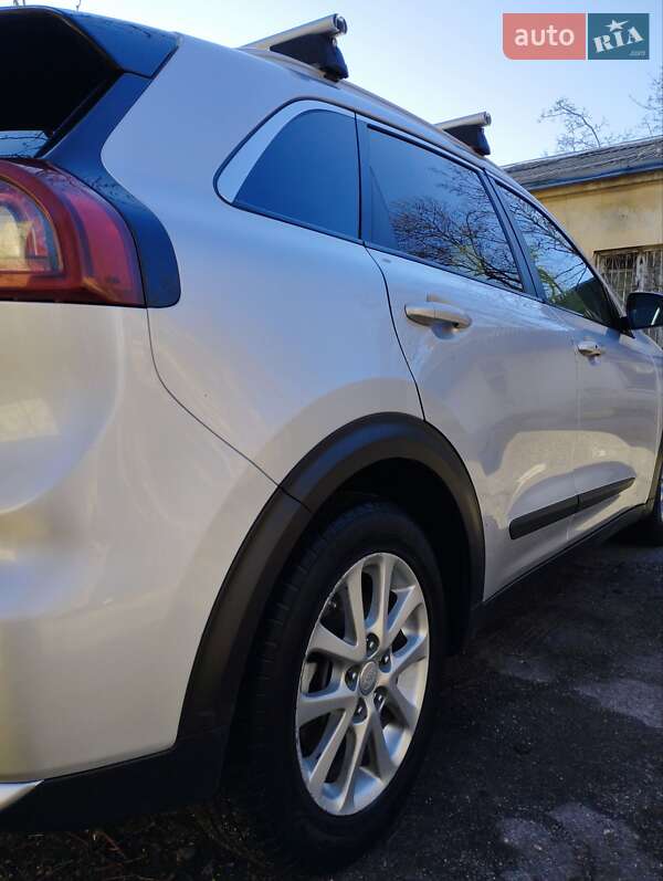 Позашляховик / Кросовер Kia Niro 2017 в Одесі
