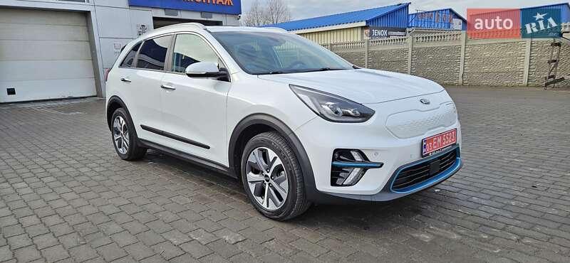 Внедорожник / Кроссовер Kia Niro 2021 в Радомышле