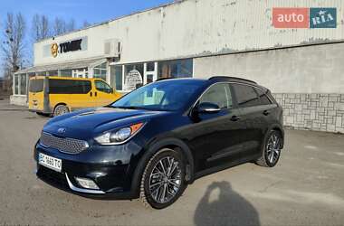 Позашляховик / Кросовер Kia Niro 2017 в 