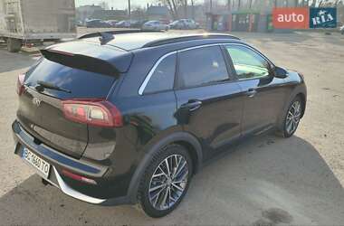 Позашляховик / Кросовер Kia Niro 2017 в 