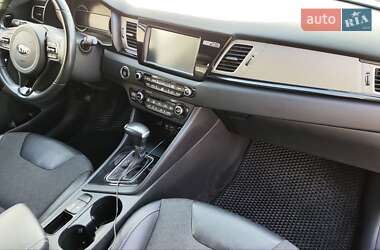 Позашляховик / Кросовер Kia Niro 2017 в 