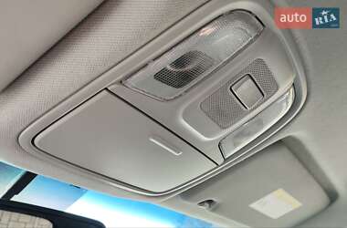 Позашляховик / Кросовер Kia Niro 2017 в 