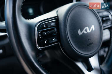 Позашляховик / Кросовер Kia Niro 2022 в 