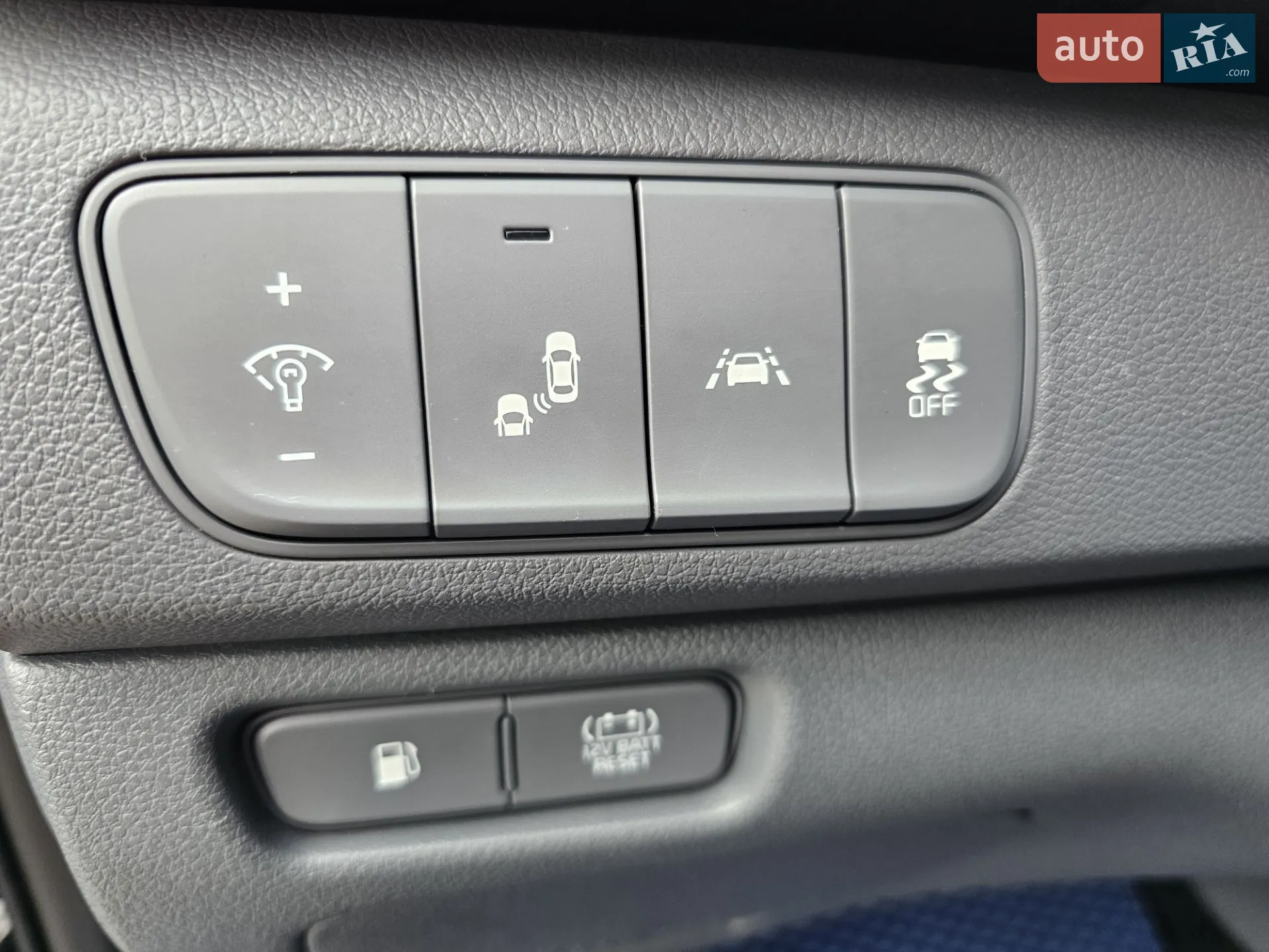 2016 Kia Niro - мініатюра 24