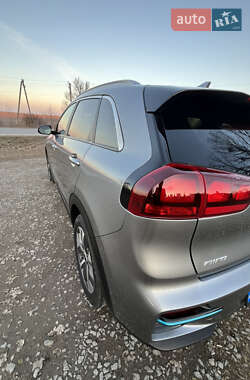 Внедорожник / Кроссовер Kia Niro 2022 в 