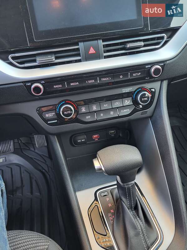 Позашляховик / Кросовер Kia Niro 2019 в Вишневому