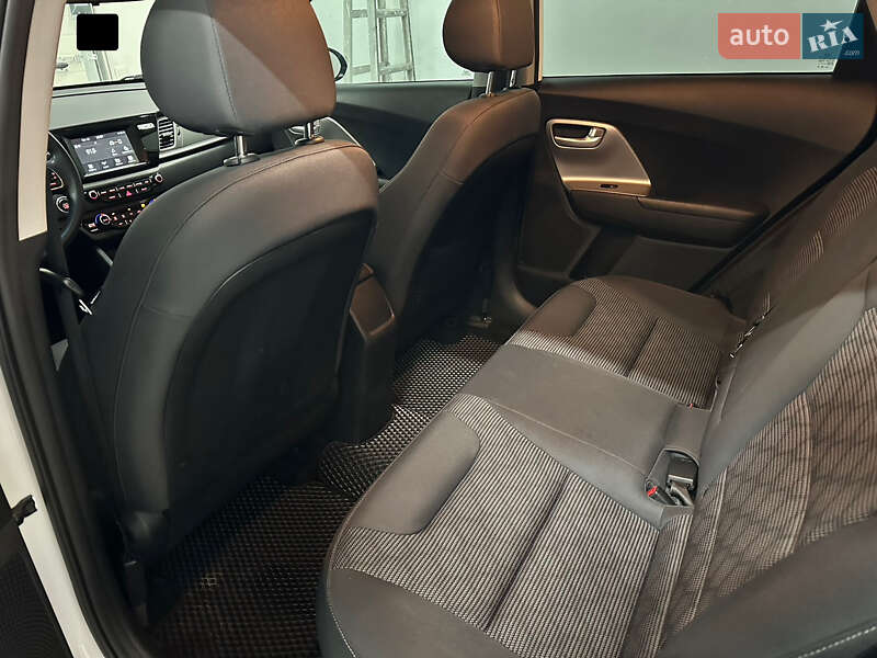 Внедорожник / Кроссовер Kia Niro 2019 в Львове