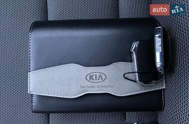 Внедорожник / Кроссовер Kia Niro 2021 в 