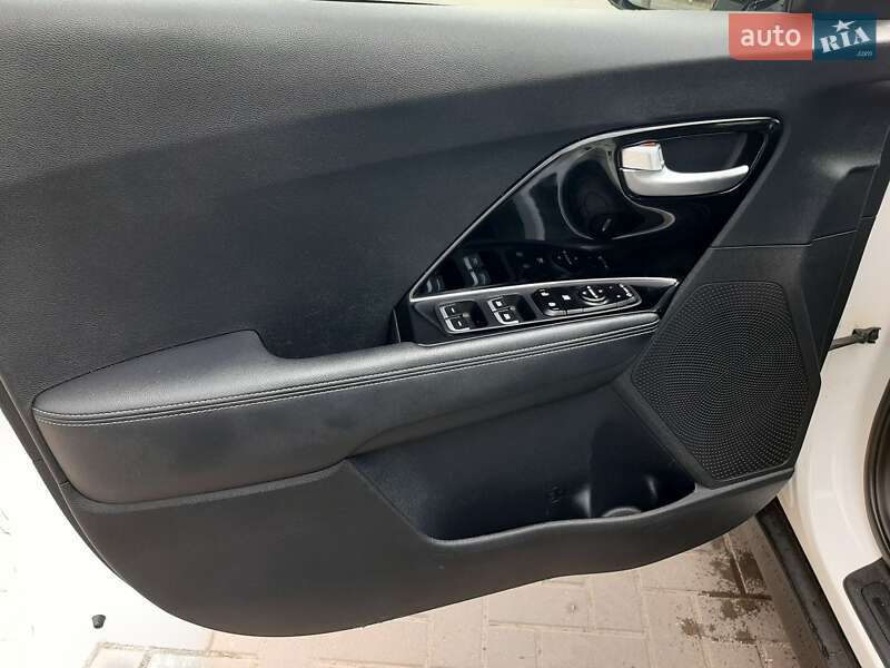 Внедорожник / Кроссовер Kia Niro 2019 в Львове