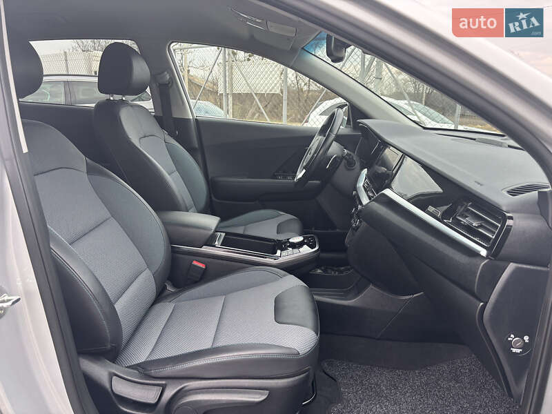 Позашляховик / Кросовер Kia Niro 2020 в Львові