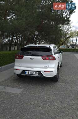 Внедорожник / Кроссовер Kia Niro 2017 в 
